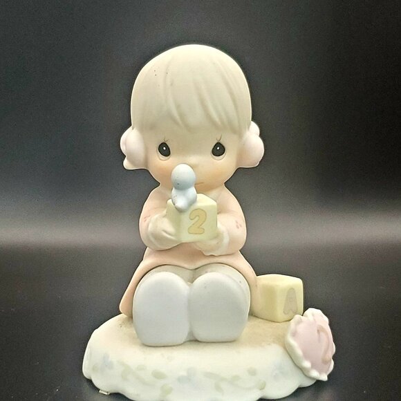 Precious Moments GROWING IN GRACE, AGE TWO Ceramic Collectible Figurine 1994 - Picture 2 of 6
